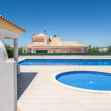 Garden View With Pool By Homing Апартаменты Албуфейра